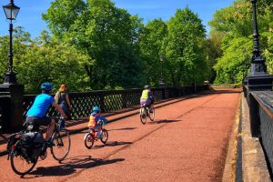 family-cycling